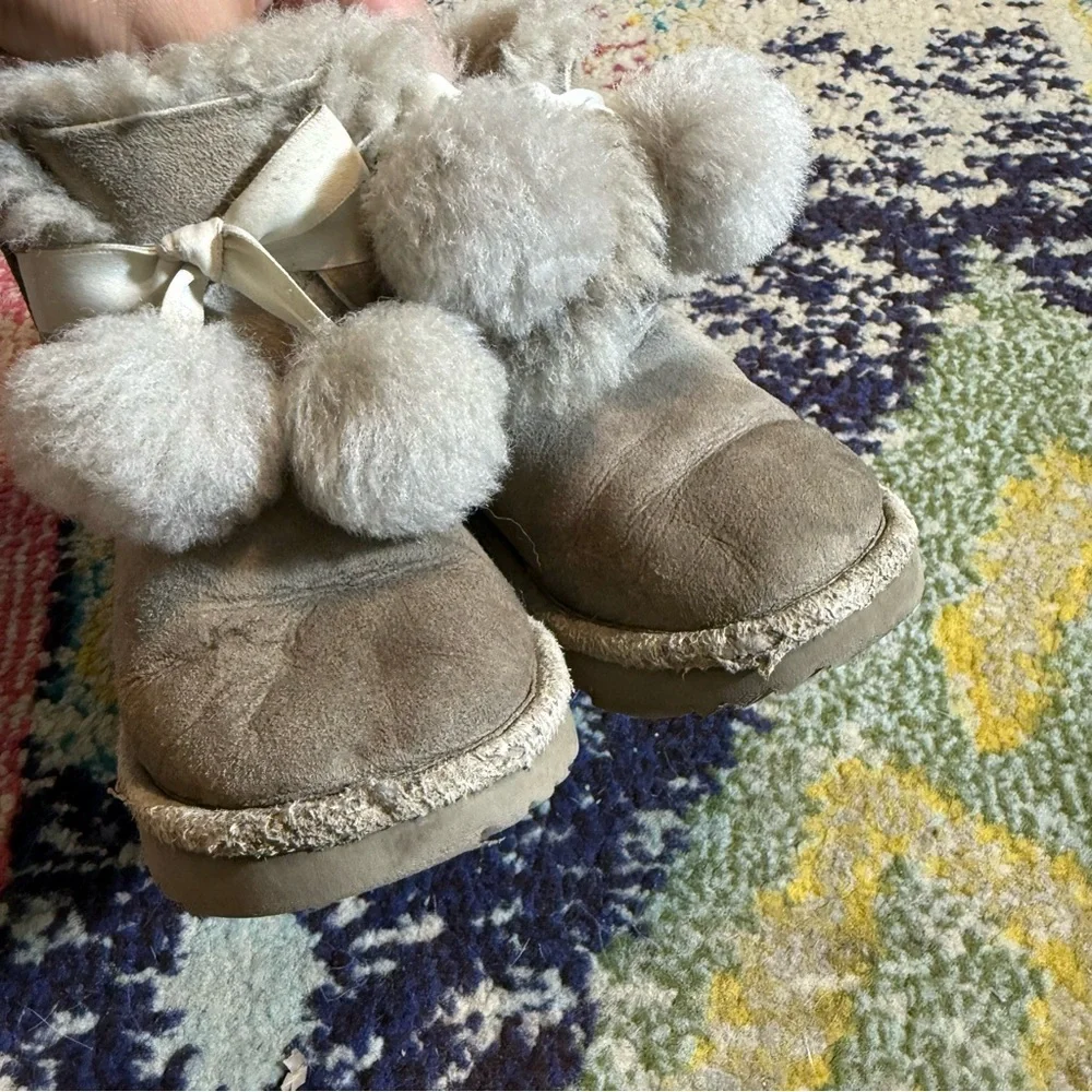 Ugg Cozy Gray Suede Boots with Fur Trim toddler 9